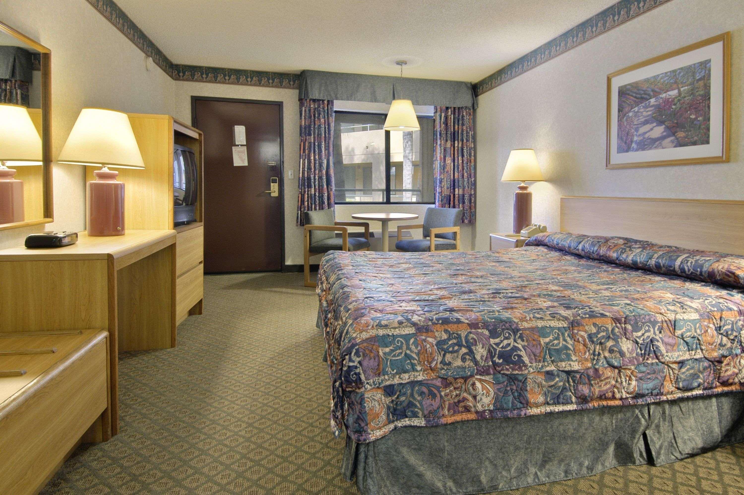 Travelodge By Wyndham Commerce Los Angeles Area Bilik gambar