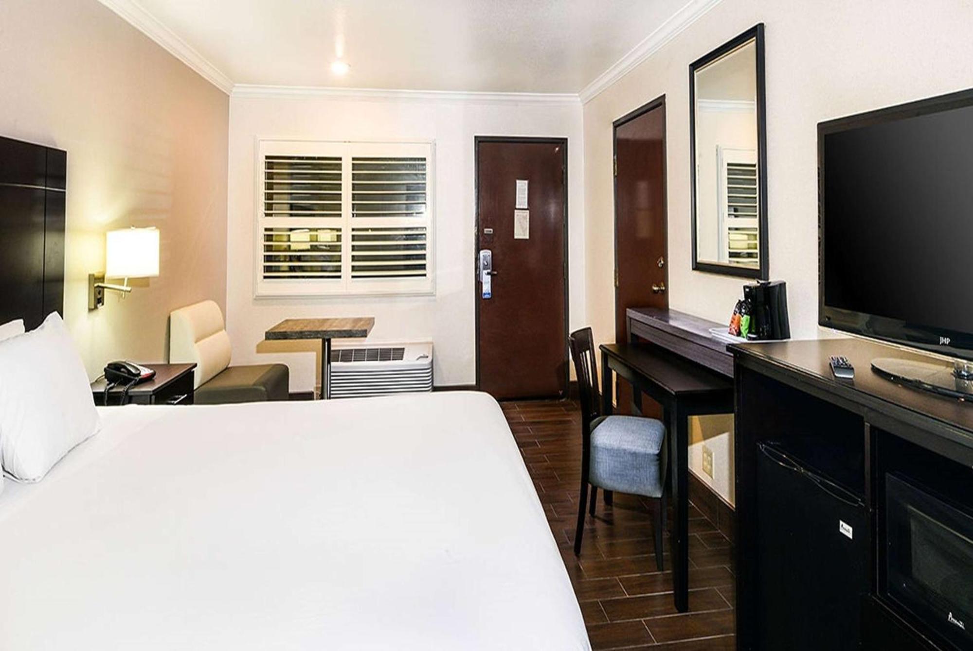 Travelodge By Wyndham Commerce Los Angeles Area Luaran gambar