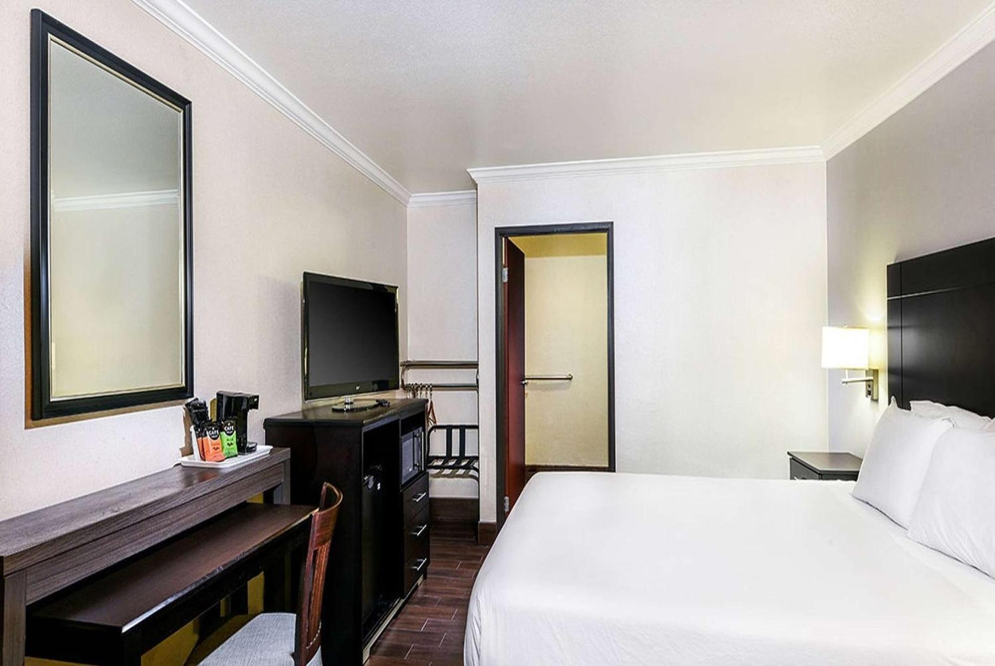 Travelodge By Wyndham Commerce Los Angeles Area Luaran gambar