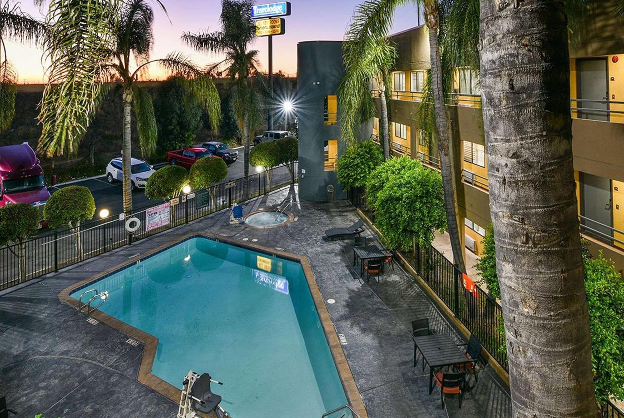 Travelodge By Wyndham Commerce Los Angeles Area Luaran gambar