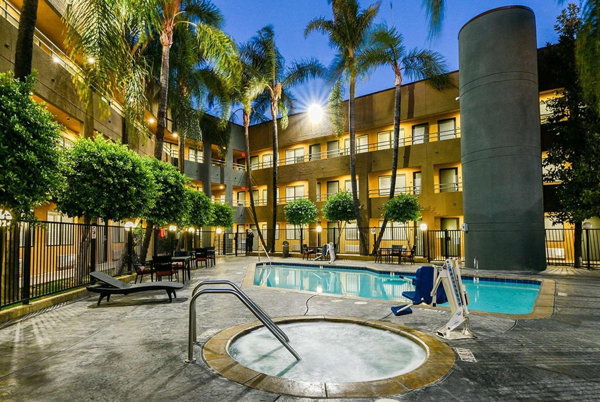 Travelodge By Wyndham Commerce Los Angeles Area Luaran gambar