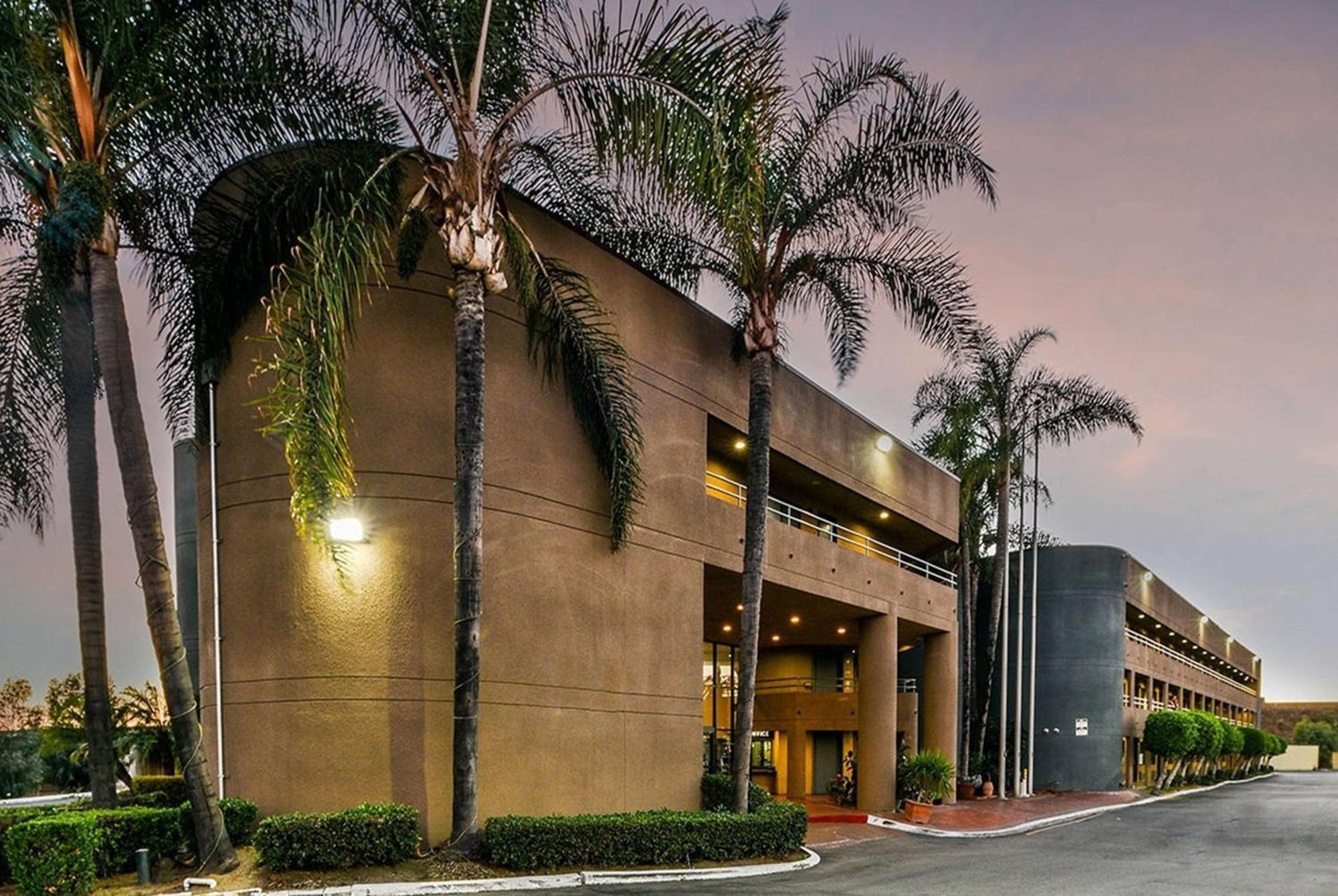 Travelodge By Wyndham Commerce Los Angeles Area Luaran gambar